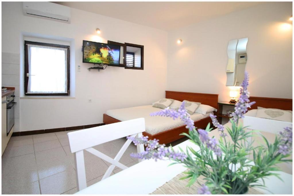 Apartment Karmela Примоштен Экстерьер фото