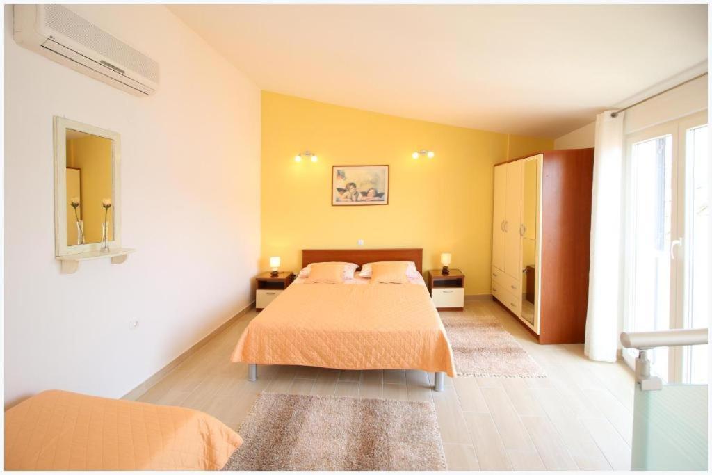 Apartment Karmela Примоштен Экстерьер фото
