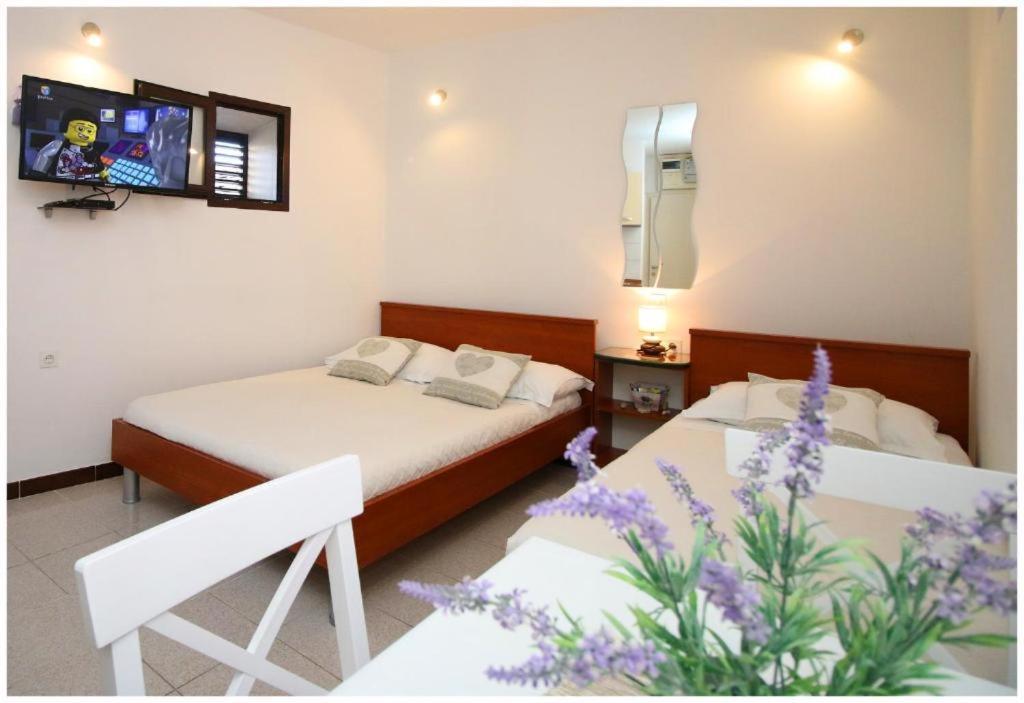 Apartment Karmela Примоштен Экстерьер фото